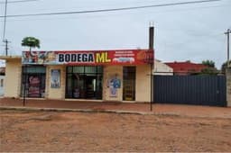 VENDO CASA CON SALON COMERCIAL EN SAN LORENZO- ZONA SHOPPING