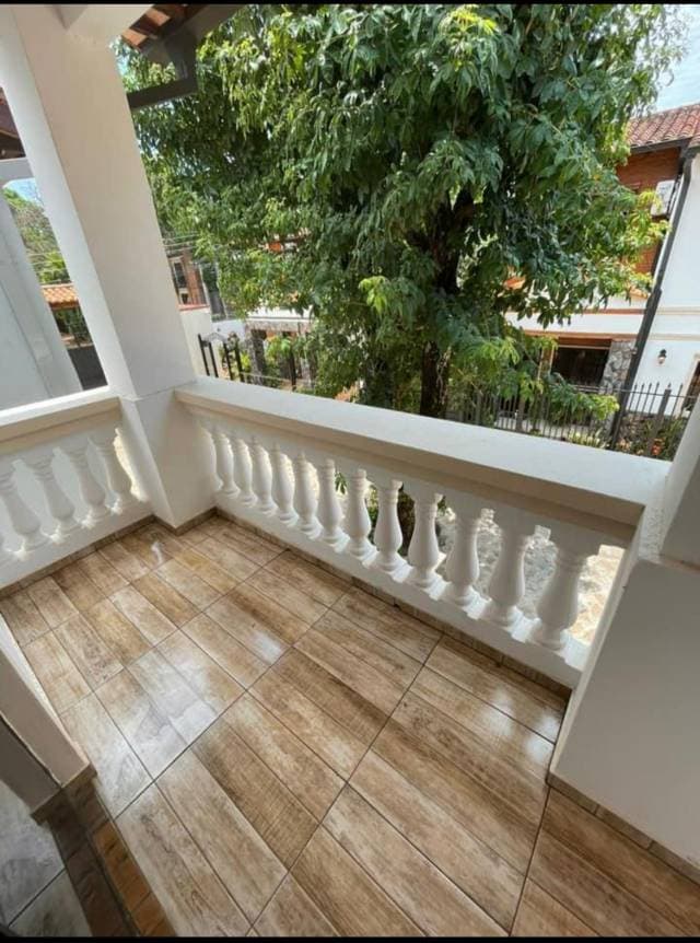 Alquilo casa con Piscina en Barrio Privado, Dep. Central Luque - Paraguay — foto 3