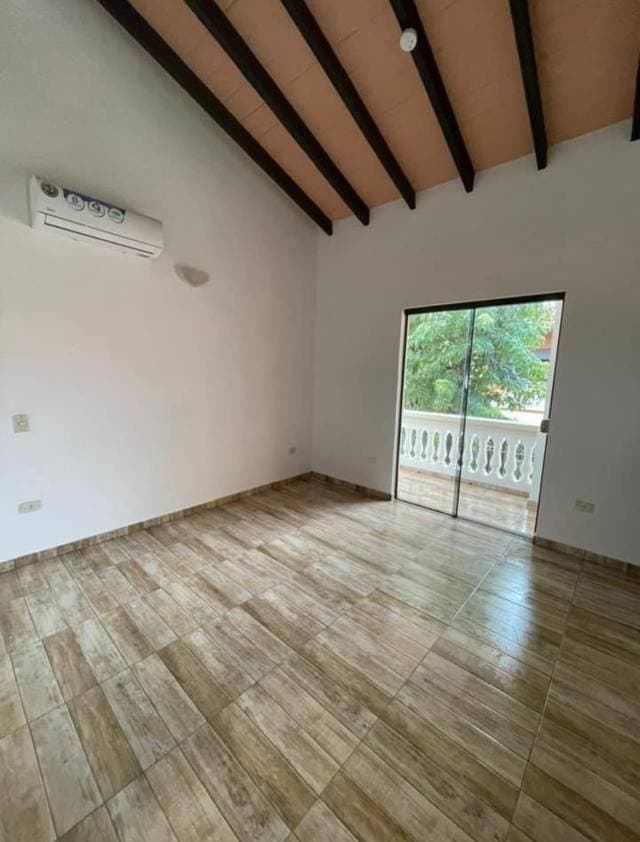 Alquilo casa con Piscina en Barrio Privado, Dep. Central Luque - Paraguay — foto 7