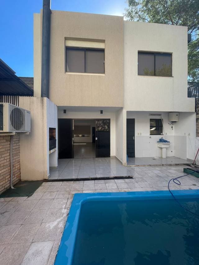 Alquilo casa con Piscina en Barrio Privado, Dep. Central Luque — foto 8