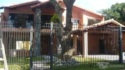 BARRIO HERRERA- CASA A ESTRENAR  CON 4 DORM.  MATERIALES DE PRIMERA