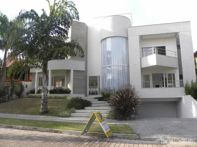 100 mt del Mar-Playa JURERÉ INTERNACIONAL-FLORIANÓPOLIS-BRAZIL-CASA 3 Pisos c/Piscina — foto 1
