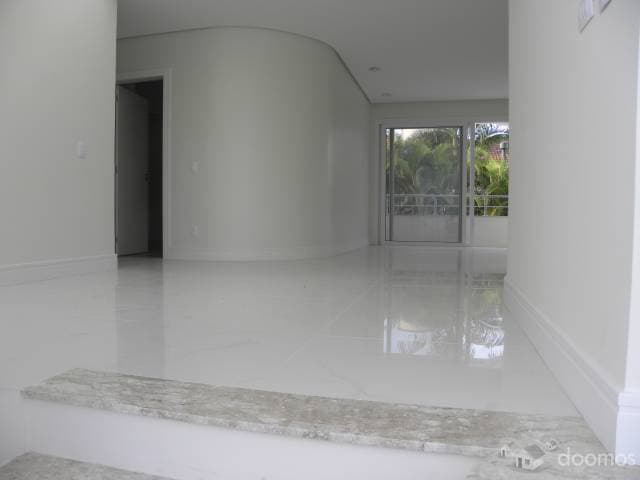 100 mt del Mar-Playa JURERÉ INTERNACIONAL-FLORIANÓPOLIS-BRAZIL-CASA 3 Pisos c/Piscina — foto 4