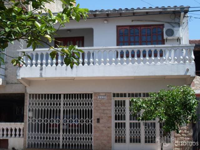 HERMOSA CASA EN SAJONIA — foto 1