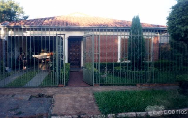 Se vende casa 4 ambientes excelente estado — foto 4