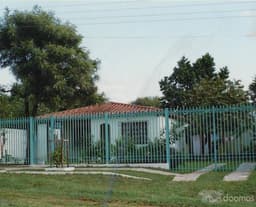 vendo hermoso chalet con 2 terrenos juntos