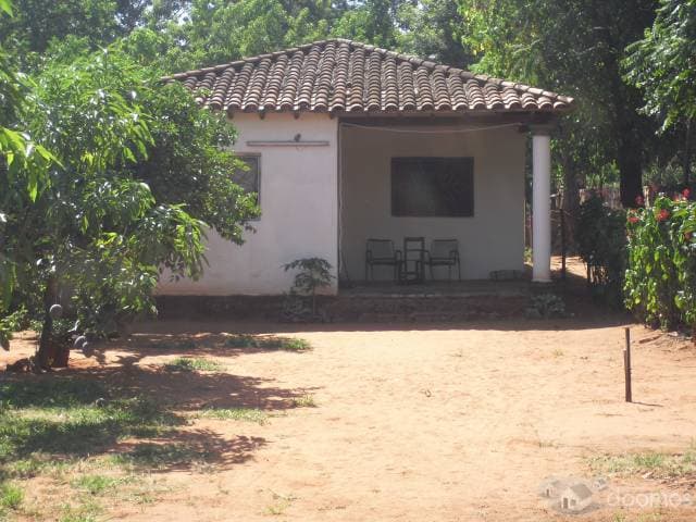 Oferta de casa a 2 cuadras de acceso sur sobre ruta principal