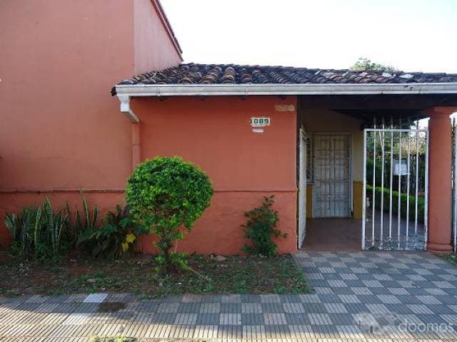 LAMBARE VENDO CASA CON 3 DORMITORIOS EN OFERTA — foto 1