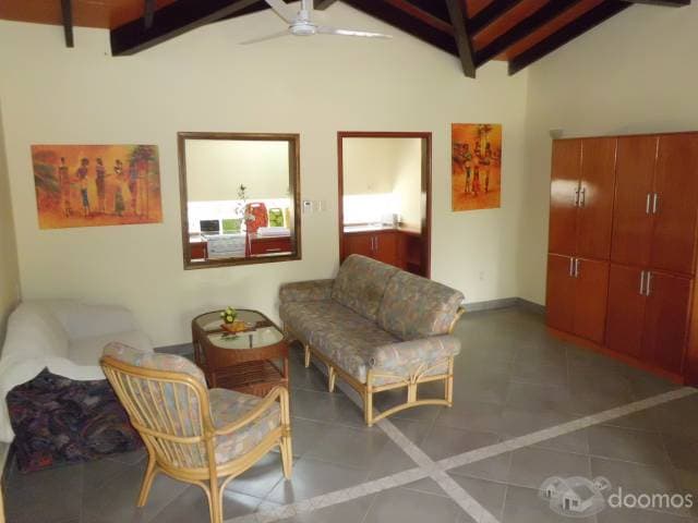 Vendo Casa Deluxe en Caacupé con Piscina y Quincho — foto 3