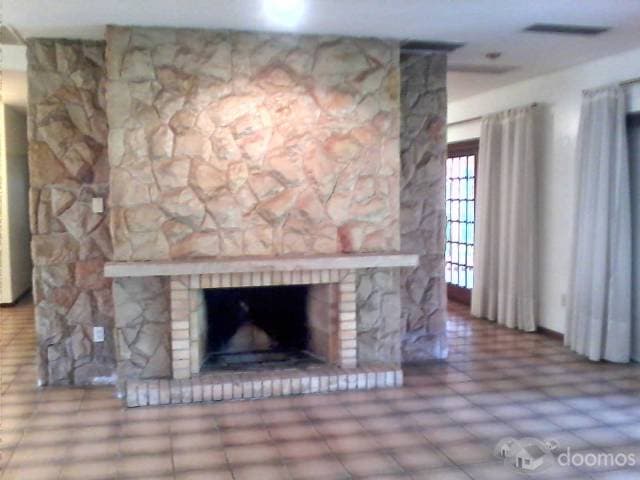 Residencia En Barrio Herrera 6.000 mts2 de terreno. — foto 3