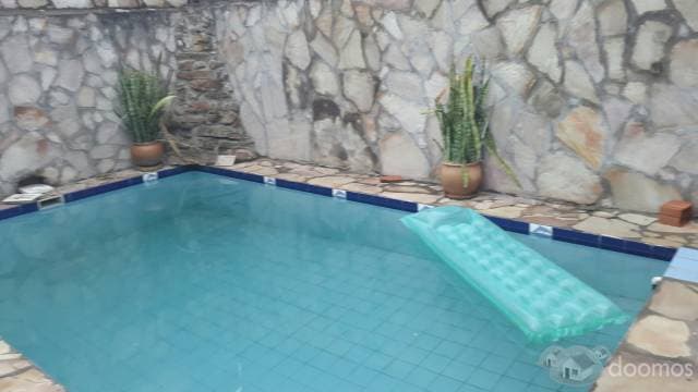 Vendemos casa amplia con excelente ubicacion en Lambare - Zona Canal 13