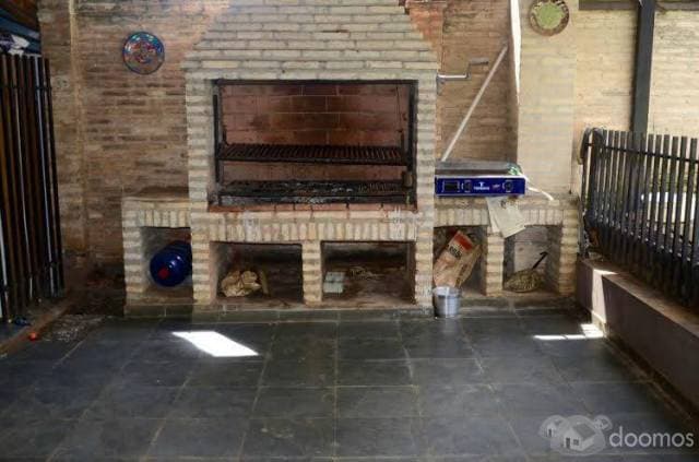 VENDE CASA EN LUQUE ZONA GARDEN CON PISCINA — foto 7