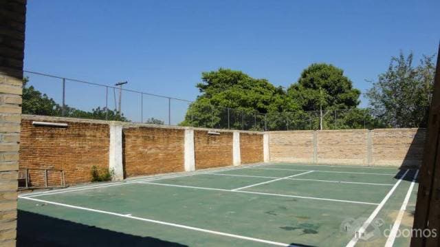 VENDE CASA EN LUQUE CON PISCINA Y CANCHA DE TENIS — foto 7