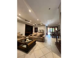 Alquilo residencia en Mburucuyá