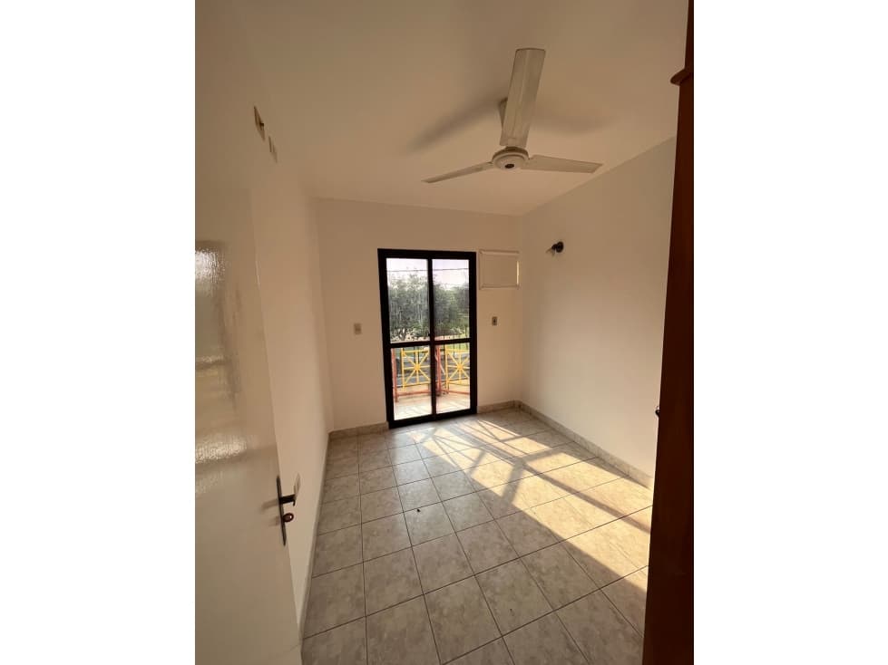 Alquilo Departamento de 3 dormitorios en Mburucuya — foto 5
