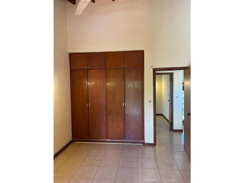 Alquilo hermosa casa en Luque - Zona Boulevard — foto 5