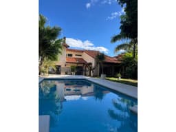 Alquilo hermosa casa en Luque - Zona Boulevard