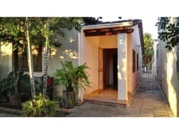 Se VENDE casa en Barrio Obrero