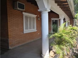 Alquilo casa zona Félix Bogado / Univerisdad Católica
