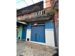 Alquilo local comercial sobre Avda. Brasil casi Cerro Corá