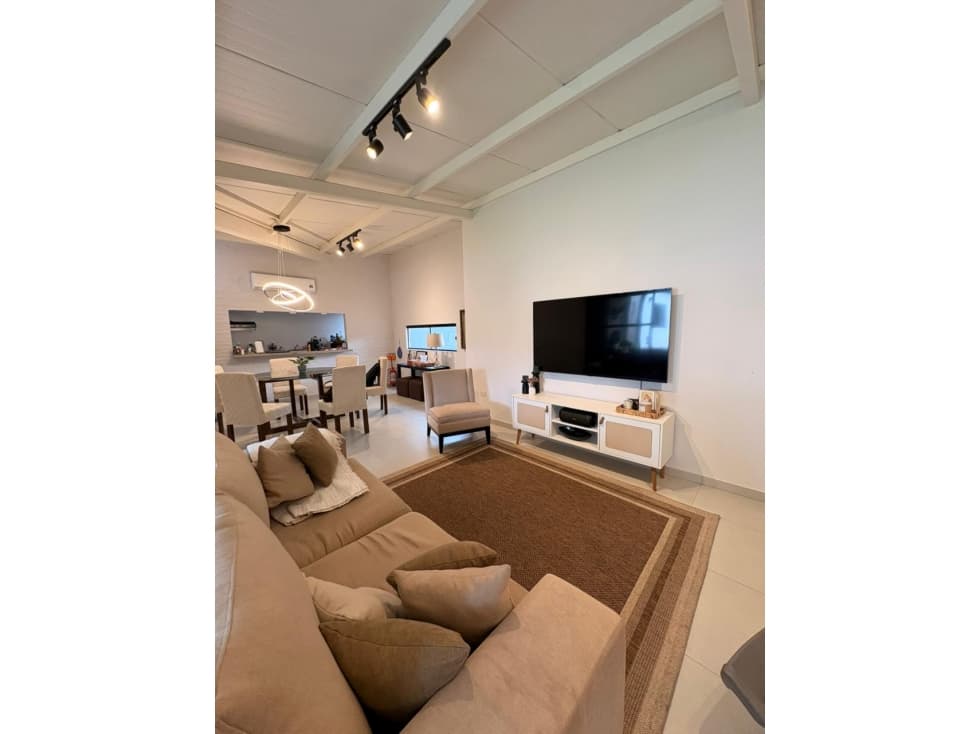 En venta hermosa casa en Lambaré, Barrio Cerro Cora — foto 1