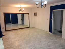 Alquilo amplio dpto con patio en el centro