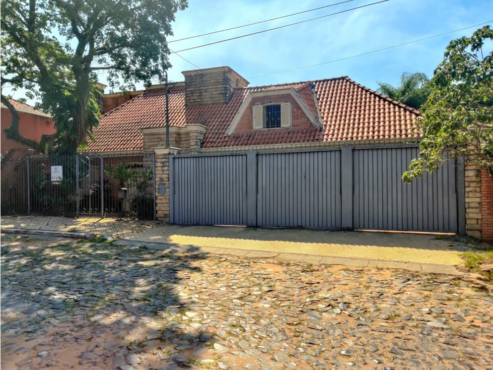 CASA A RENOVAR EN EXCELENTE UBICACIÓN — foto 4