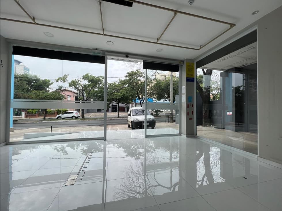 Local Comercial de 200m2 construido con 9 estacionamiento. — foto 5