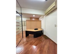ALQUILO OFICINA CORPORATIVA AMOBLADA ZONA BOGGIANI.