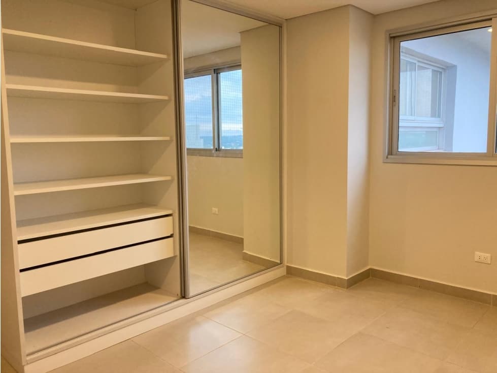 AMPLIO DEPARTAMENTO DE 3 HABITACIONES EN HERRERA — foto 4