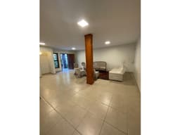 ALQUILO / VENDO CASA ZONA AVDA. KUBITSCHEK