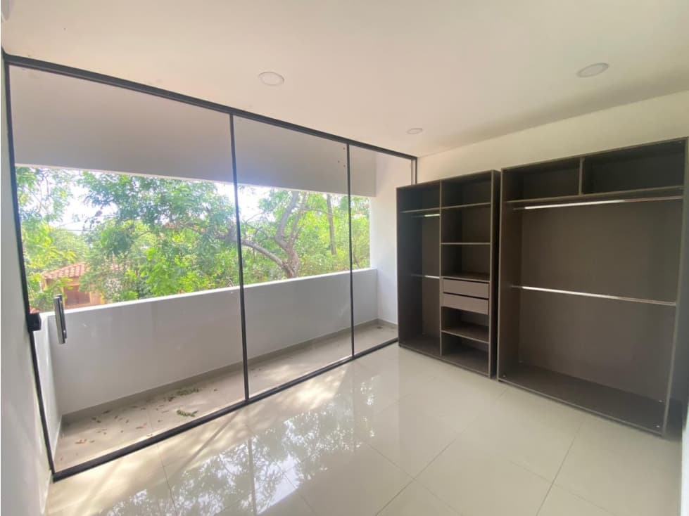 ALQUILO DUPLEX DE 3 DORMITORIOS EN LOMA PYTA — foto 2