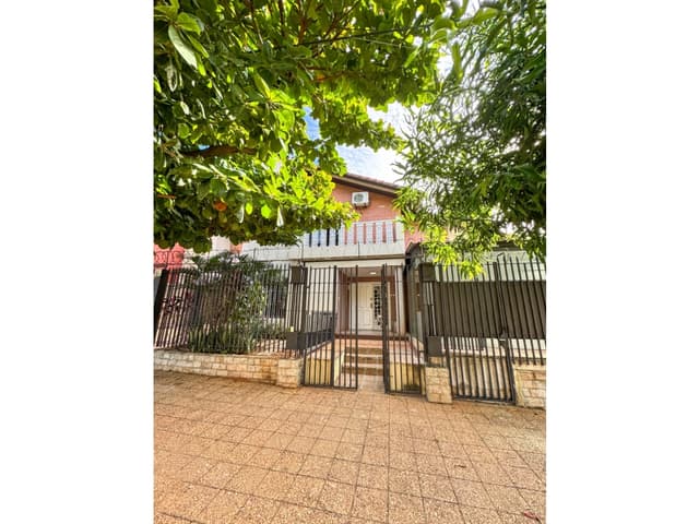 ALQUILO CASA PARA OFICINA ZONA BRASILIA Y ESPAÑA.