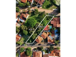 VENDO AMPLIO TERRENO CON SALIDA DE CALLE A CALLE ZONA CACIQUE LAMBARÉ