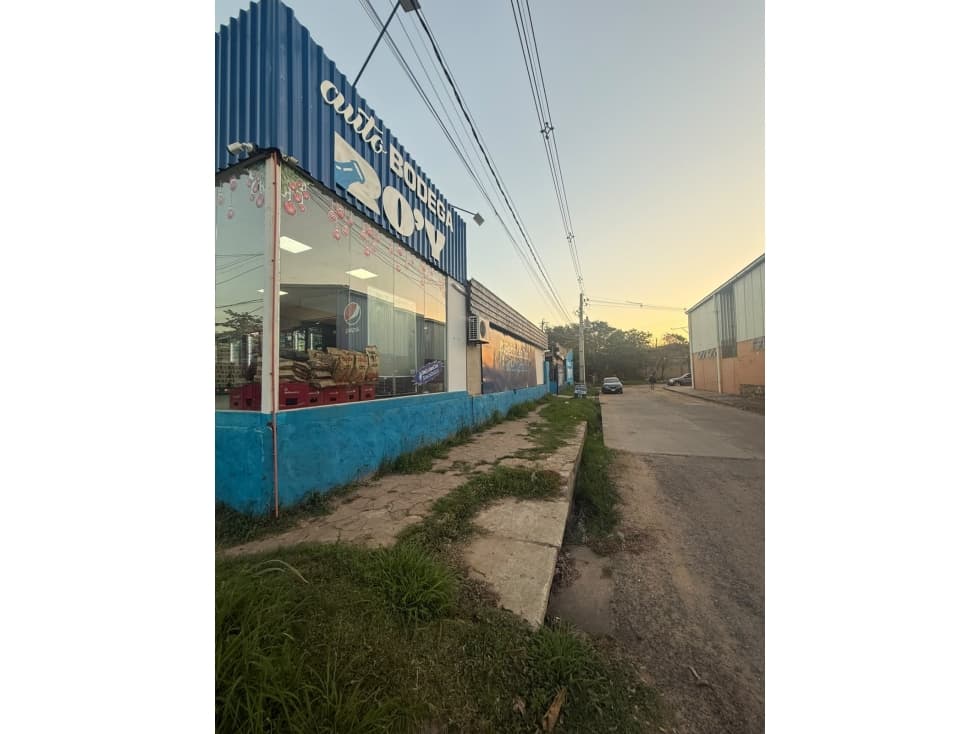 ALQUILO LOCAL COMERCIAL CON UBICACIÓN ESTRATEGICA — foto 3