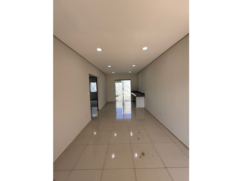 VENDO CHALET A ESTRENAR EN LUQUE MORA CUE — foto 3