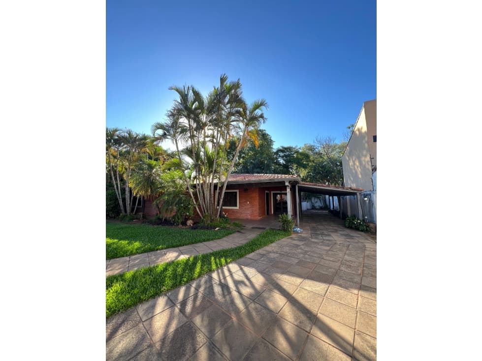 VENDO CASONA EN ITÁ ENRAMADA - LAMBARÉ — foto 1