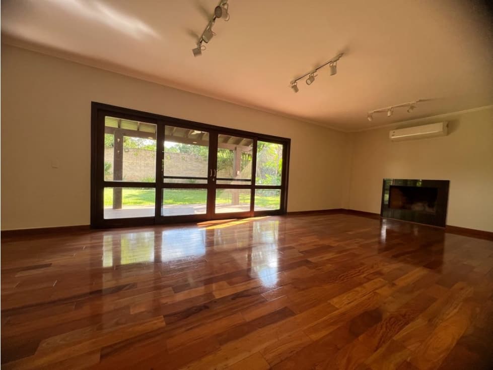 Casa de 3 dormitorios y escritorio con patio -residencial y seguro — foto 5