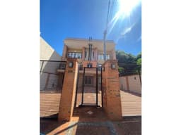Alquilo hermoso y amplio dpto tipo dúplex